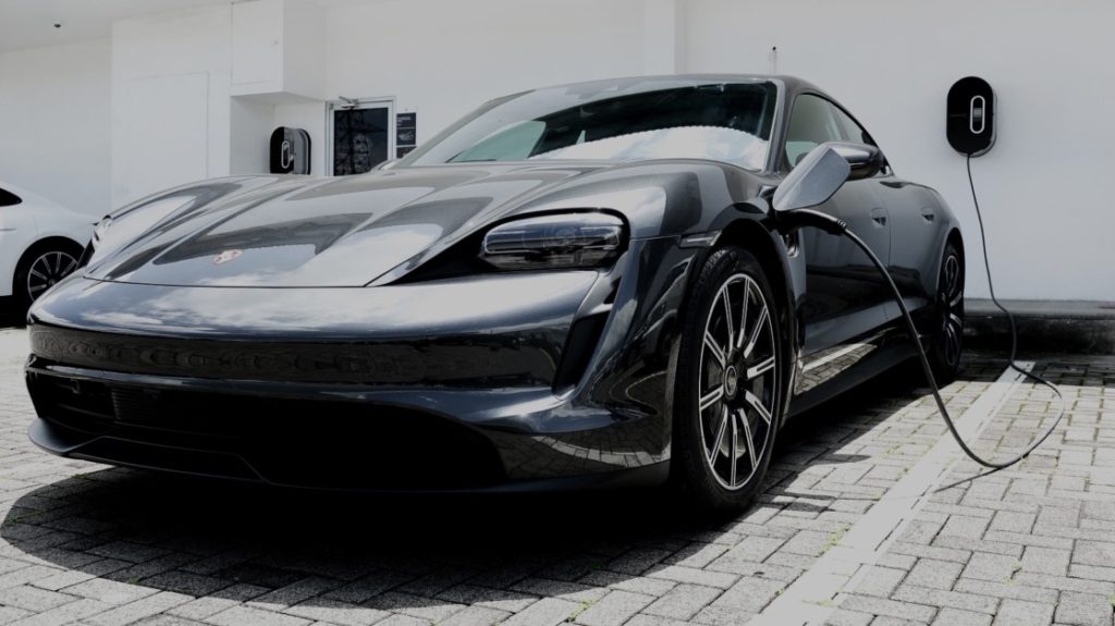 El Porsche Taycan fue el modelo deportivo de la marca más vendido del 2022