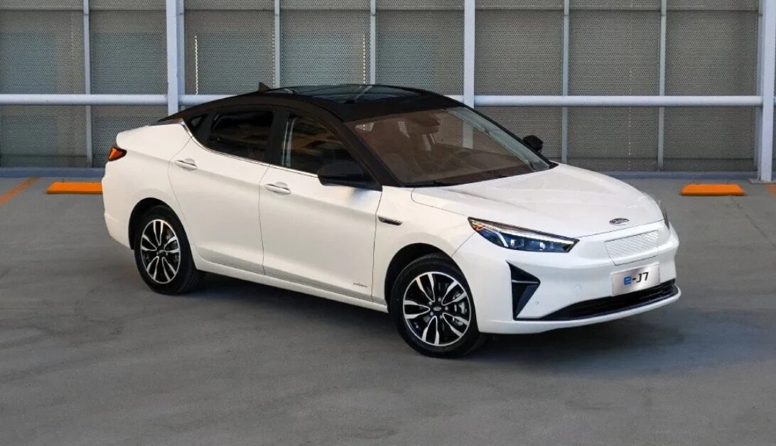 JAC e-J7 LUX